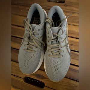 Asics Gel-Kayano 30 Womens Size 9.5  Grey Gold Shoes Running Sneakers